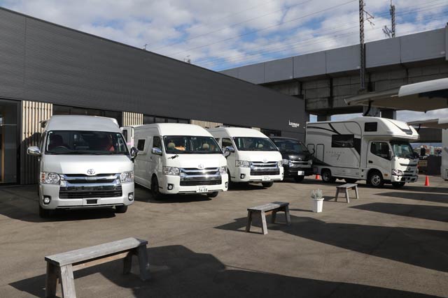 加藤モーターのショールームで展示会