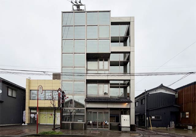 �t�H�܂邢��4�K���Ă̓X��