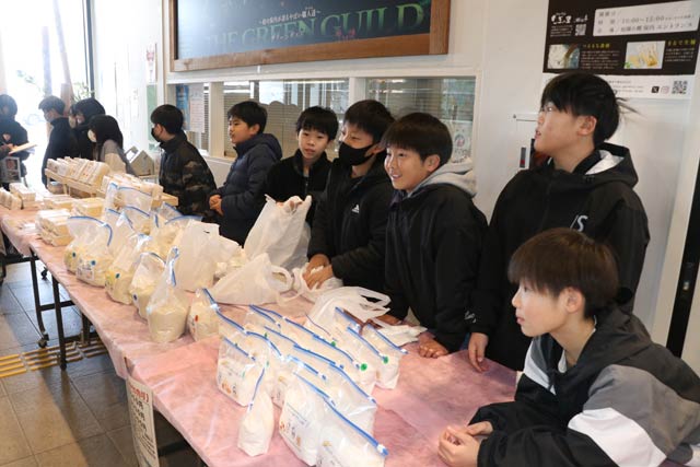 �u���̉w �뉀�̋� �ۓ��v�Łu�s�[�X�J�X�e���v�Ȃǂ�̔�����ۓ���5�N��