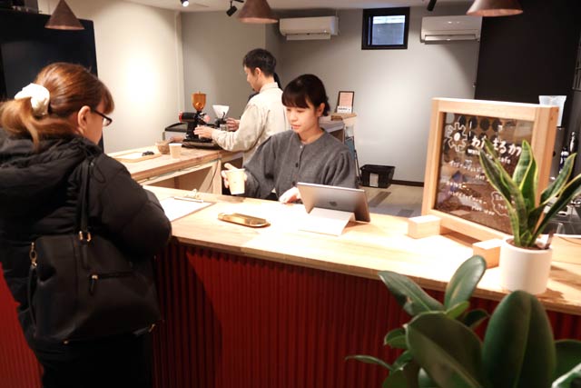 ���s�g�c�Y�Ɖ�قɃI�[�v�������u�킽�܂�J�t�F�v