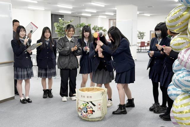 �I�[�v�j���O�Z�����j�[�̋�����