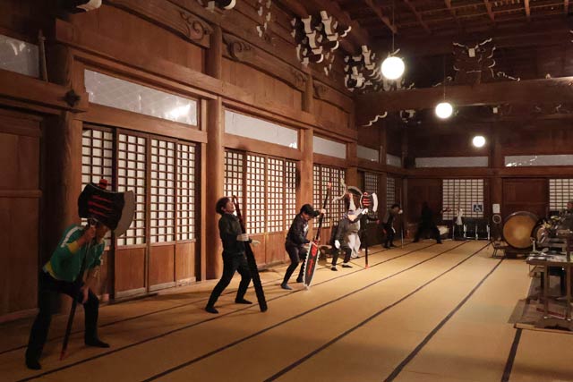 本成寺鬼踊り奉讃会の練習初日のようす