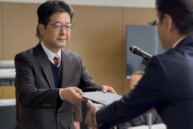 ���㏬�����ψ���̖ؕ��ψ���