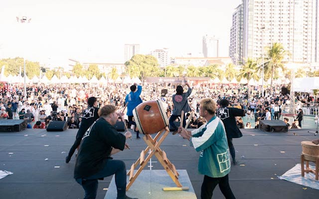 �u�V���`�����{�Ղ�v�ŎO����΂₵���I