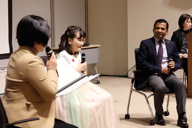 �Ђ�肳��ɍZ�̐����b�Ȃǂ𕷂�