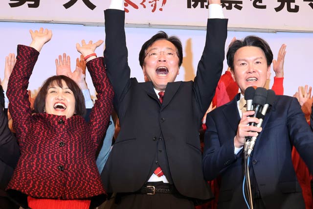 ����E�l�����V��2��œ��I�m���@�u���_�ɗ����Ԃ�A���̒n�ɐs�����v