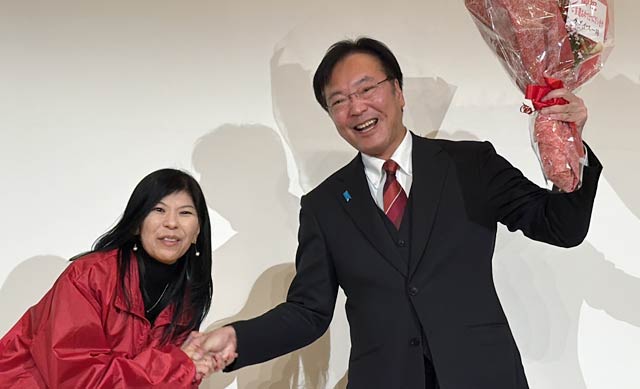 �X�^�b�t����ԑ����󂯂�