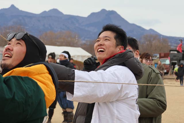 �Y���R�Ȃǂ�w�Ɏ���������B������̐ΐ�