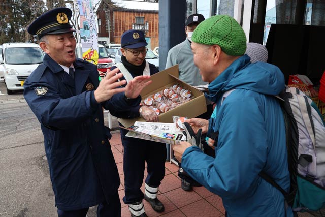 �u�������ȓd�b�ɋC��t���āI�v�ƃX�[�p�[�Łg���َq�h�ȃ}�h���[�k��z�z���ē��ꍼ�\��Q�ƌ�ʎ��̖̂X�q���L��@�����Ώ����N���x�����ɃX�[�p�[��