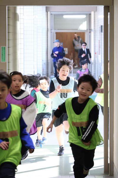 �n���^�[���瓦����q�ǂ�����