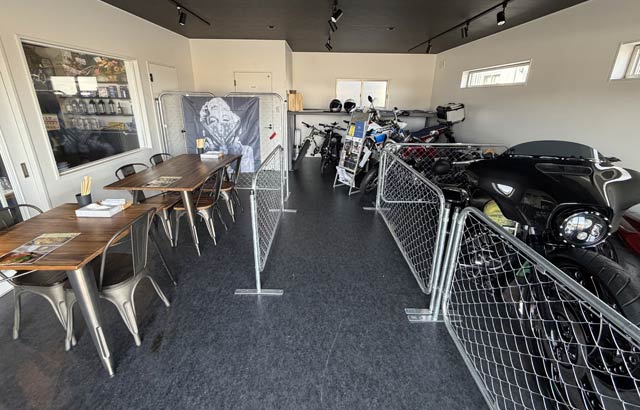 �o�C�N�𒭂߂Ȃ���H���ł���