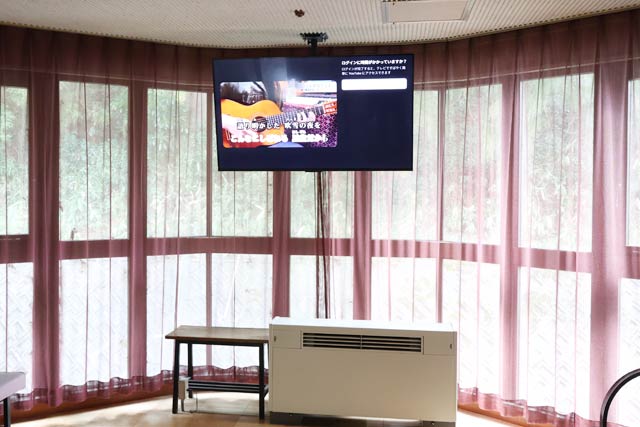 �k�b���ɐݒu�����e���r