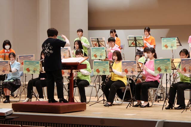 ���t�y�̔��\