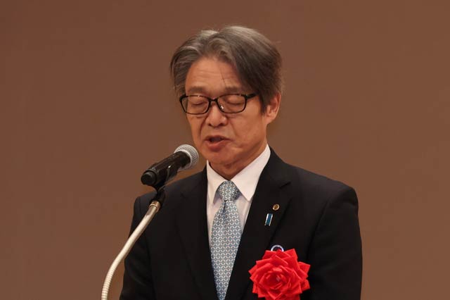 �}�����m��