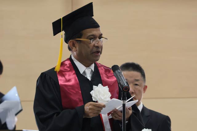 �V���n���A���w���̎���