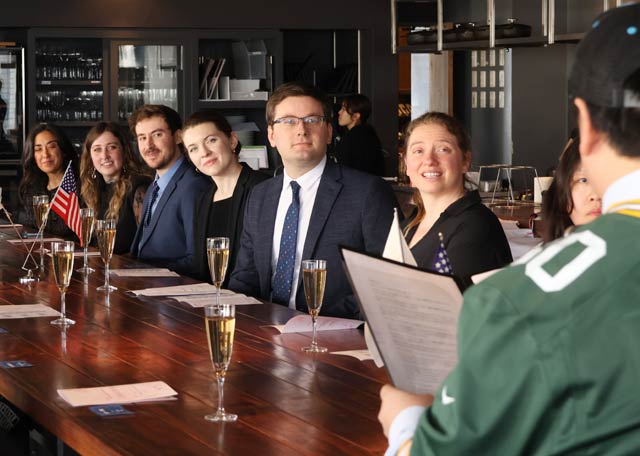 ����s���̂������𕷂���\�c