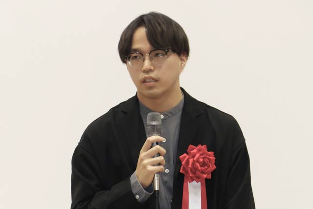 �|������