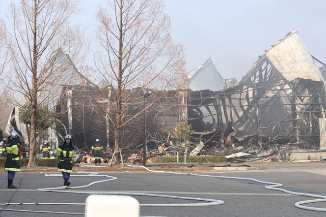 ��F���̍H��q�ɂ̉΍Ђ͏o�΂���12���Ԉȏソ���Ē���