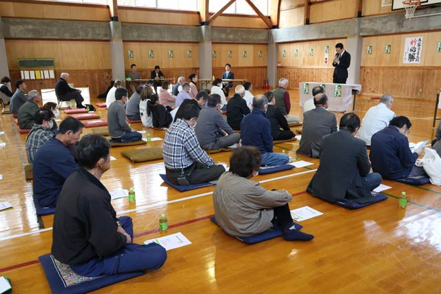 �x���҂��70�l���Q�W