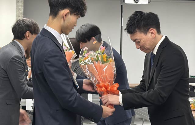 �ԑ����󂯂�ސE��