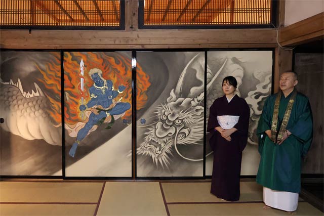 �C�P�����G���̗��ɏ��s�������̂ӂ��܊G