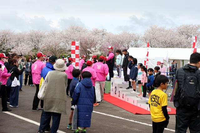 ��������}���\�����