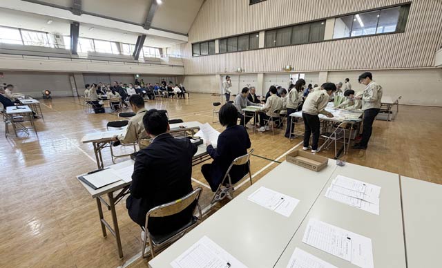 立候補届出受付