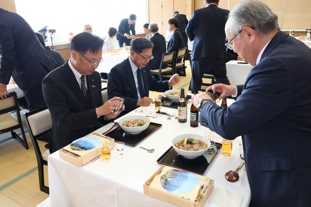 ����I�ډ�Ŏ��H